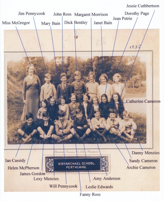 Photograph of Kirkmichael Primary School pupils and headteacher, Miss McGregor, 1935.