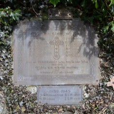 The plaque on the memorial. It also commemorates tow soldiers from WW2.