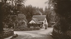 Bridge of Cally Shop (1)