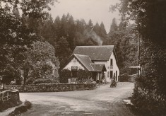 Bridge of Cally Shop (1)